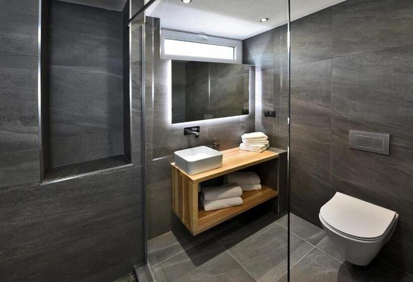 Люкс с гидромассажем, Apartmány Tri Sestry   Real Ski In Ski Out