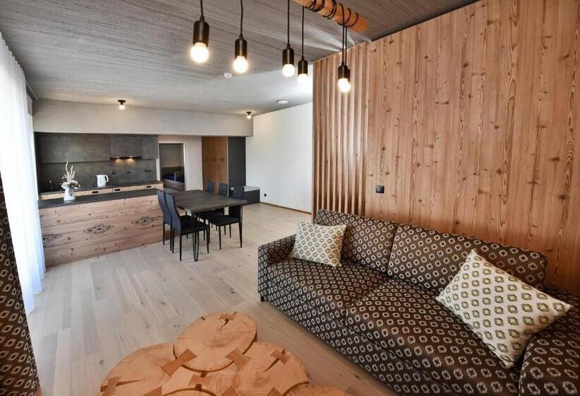 Люкс с гидромассажем, Apartmány Tri Sestry   Real Ski In Ski Out