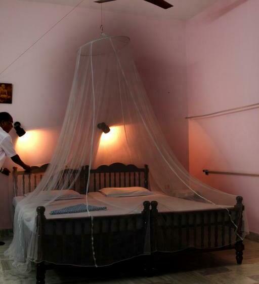 חדר סטנדרט, Peacock