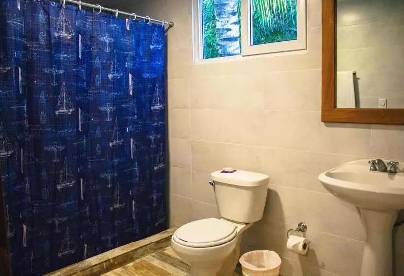 اتاق ساده سه‌ نفره, Bahia Del Sol