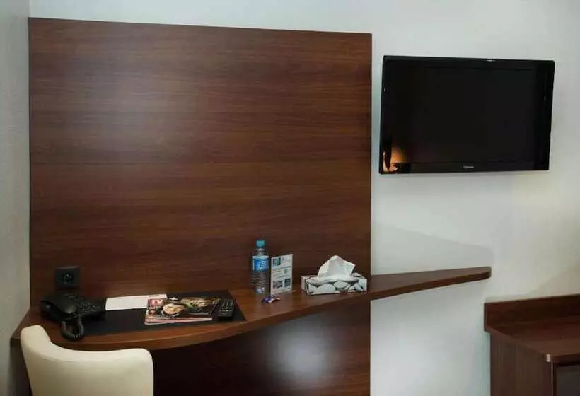 اتاق راحتی, Brit Hotel Tours Sud – Le Cheops