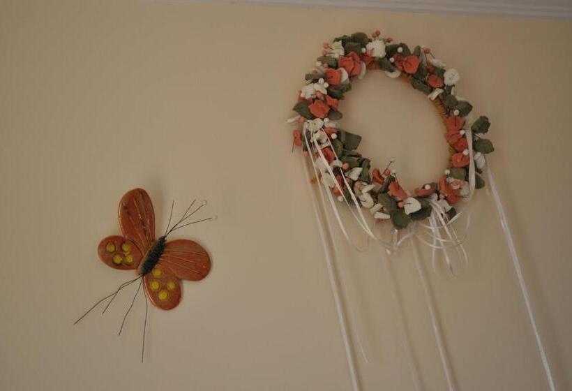 Номер Deluxe, Corfu Secret