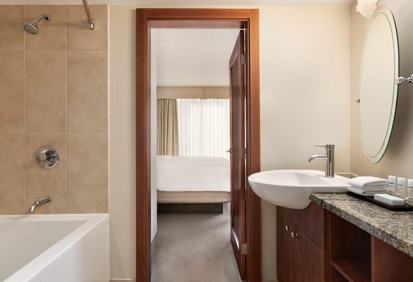 スイート, Embassy Suites Montréal By Hilton