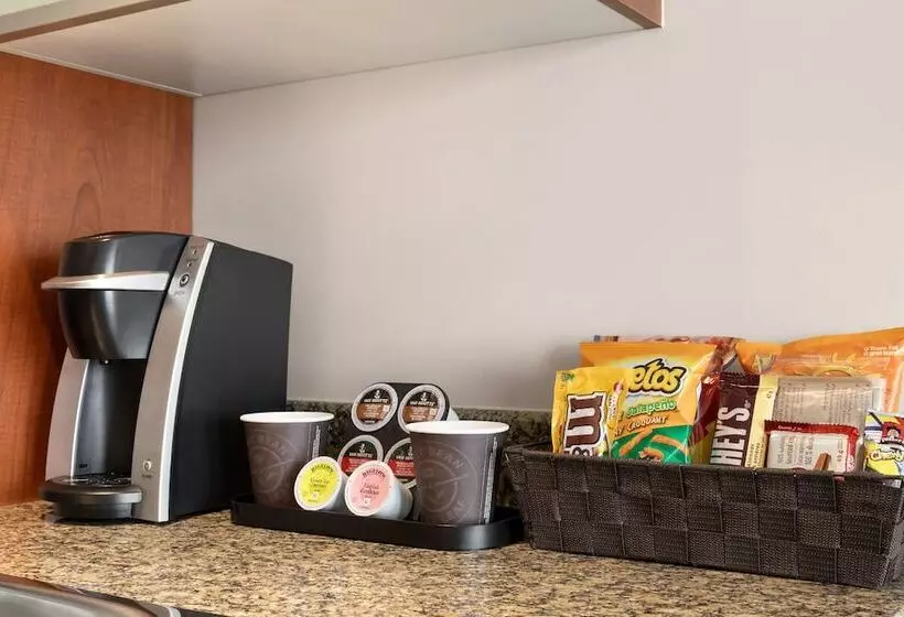 プレミアムスタジオ, Embassy Suites Montréal By Hilton