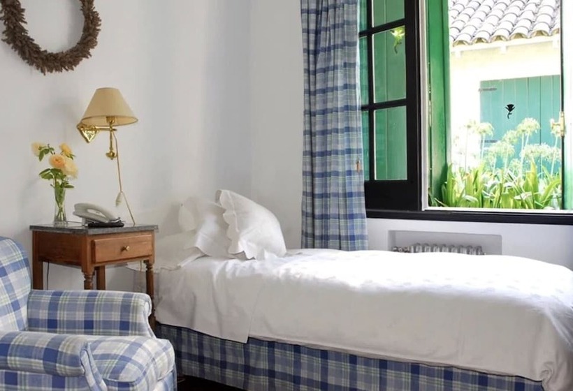 חדר יחיד בסיסי, Estancia Ave Maria