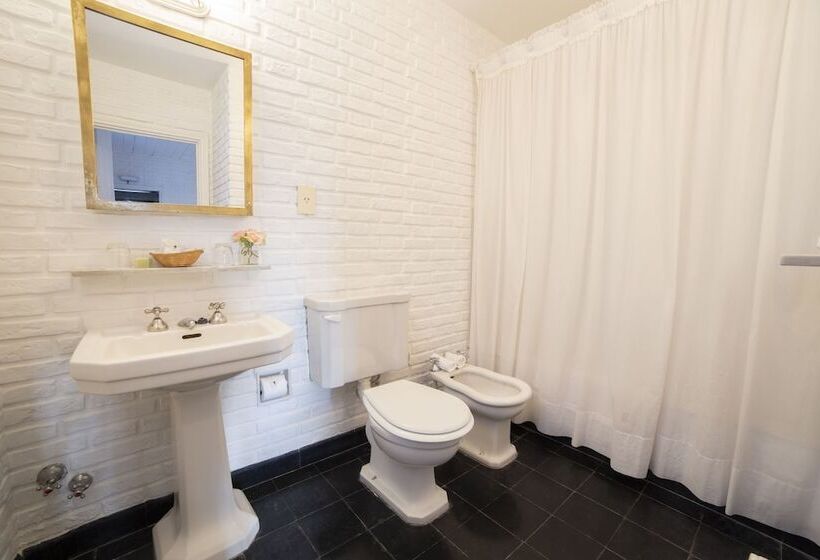 חדר בסיסי, Estancia Ave Maria