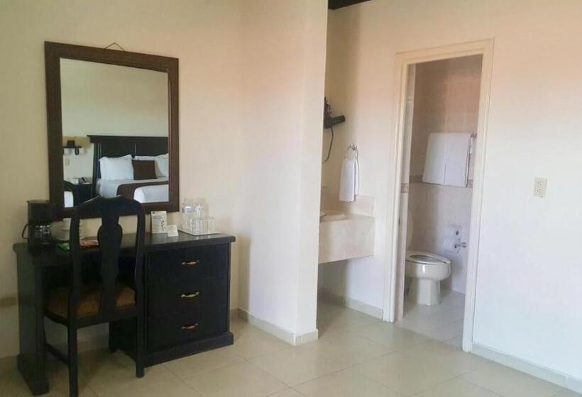 带2个双人床的标准工作室, Go Inn