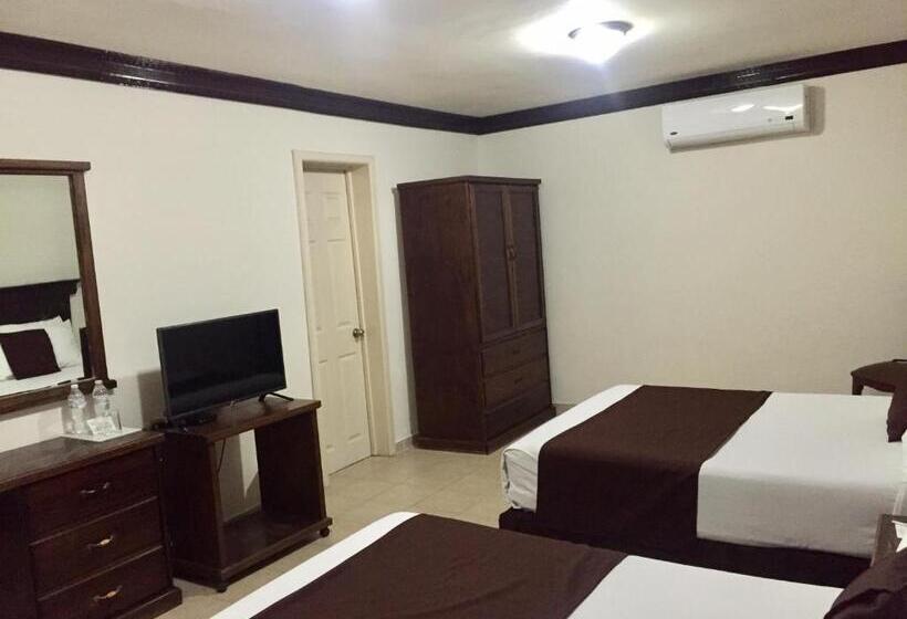 带2个双人床的标准工作室, Go Inn