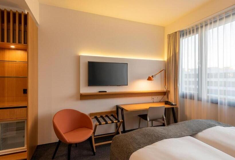 Номер Стандарт, Holiday Inn Munich Leuchtenbergring, An Ihg