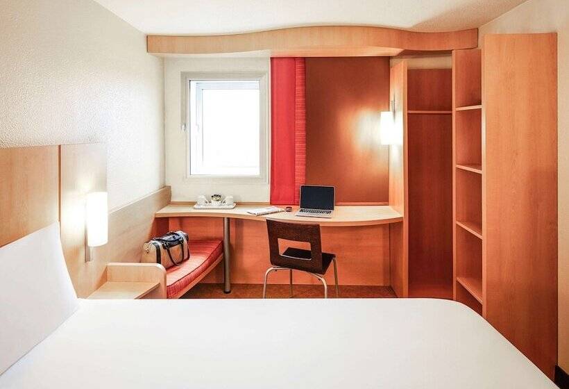 חדר משפחתי, Ibis London Heathrow Airport