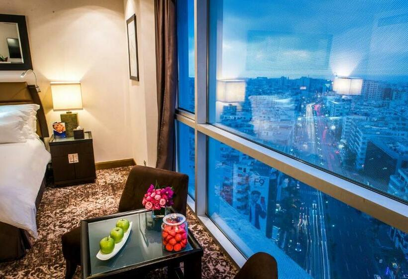 חדר דלוקס יחיד, Kenzi Tower