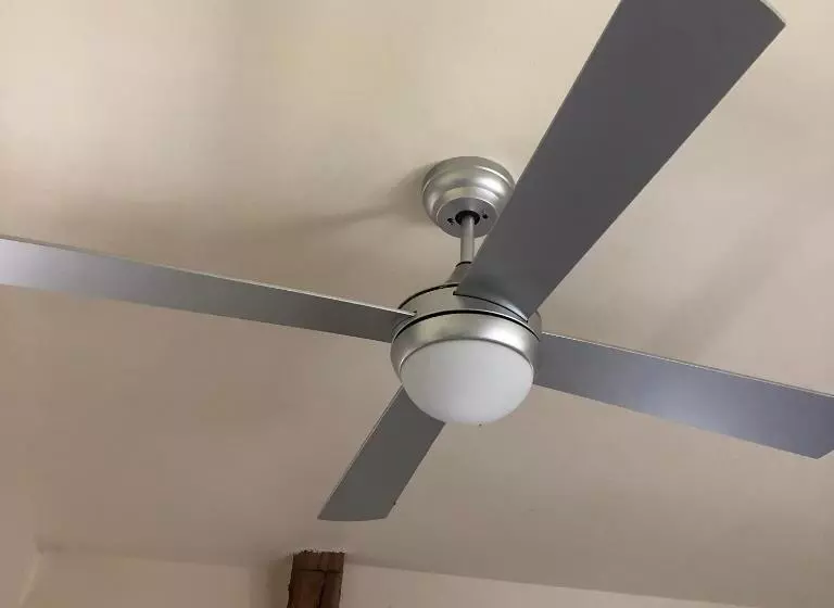 Standard Kolmen Hengen Huone, La Lézardière