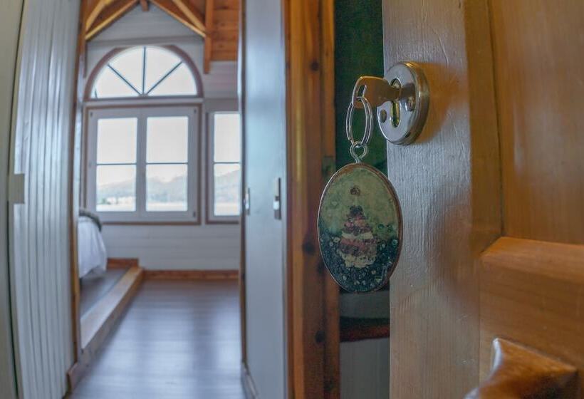 스탠다드 룸 호수 전망, Las Balsas Relais & Chateaux