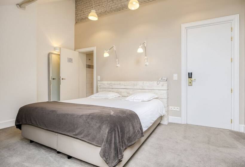 اتاق سوپریور, Made In Louise