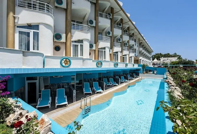 Standard swim-up room, Miarosa Kemer Beach