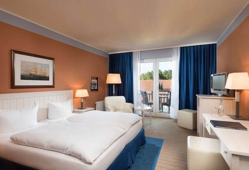 Superior room with lake view, Precise Resort Hafendorf Rheinsberg