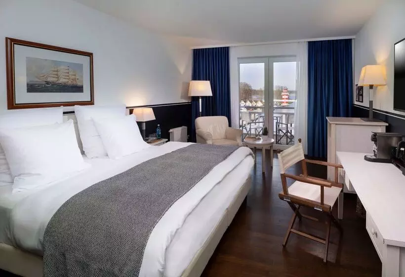 Superior room with lake view, Sunday Resort Hafendorf Rheinsberg