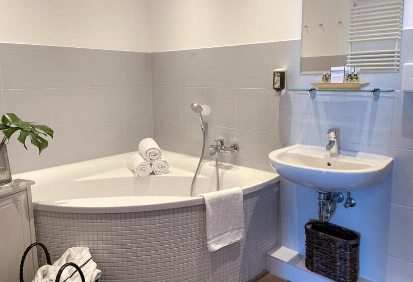 Suite with lake view, Precise Resort Hafendorf Rheinsberg