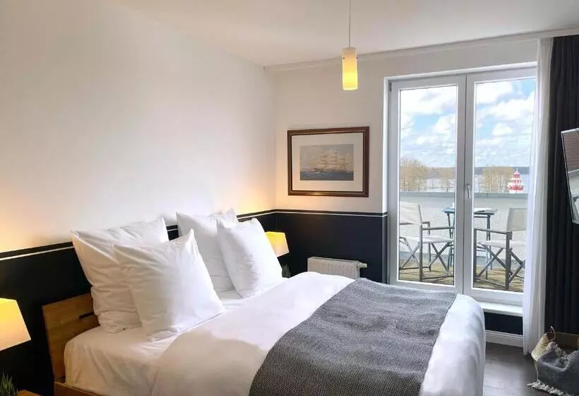 Suite with lake view, Sunday Resort Hafendorf Rheinsberg