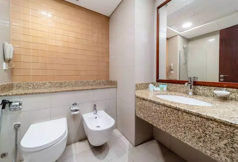 استودیوی لوکس, Star Metro Deira Hotel Apartments
