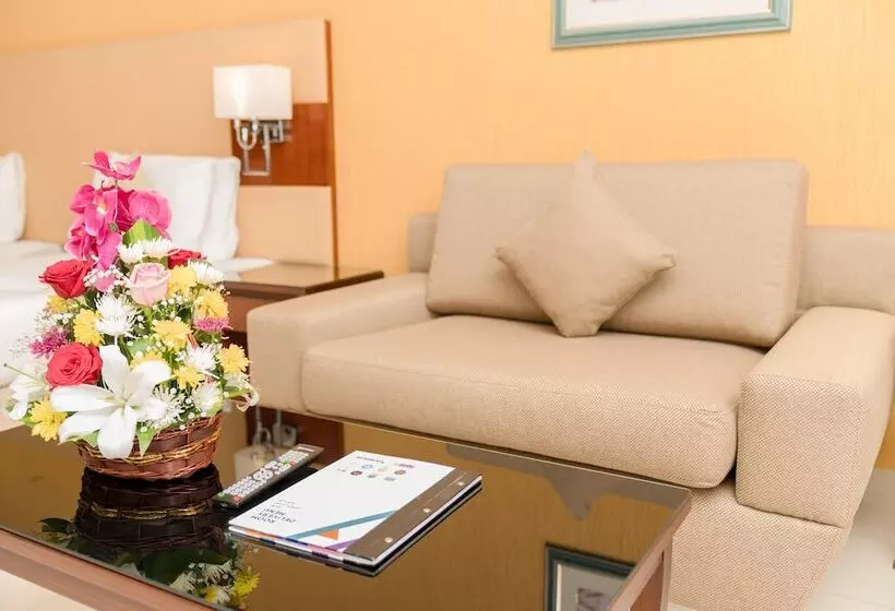 استودیوی لوکس, Star Metro Deira Hotel Apartments