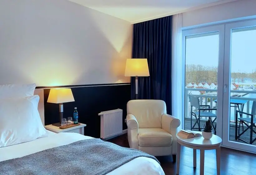 Superior room with lake view, Sunday Resort Hafendorf Rheinsberg