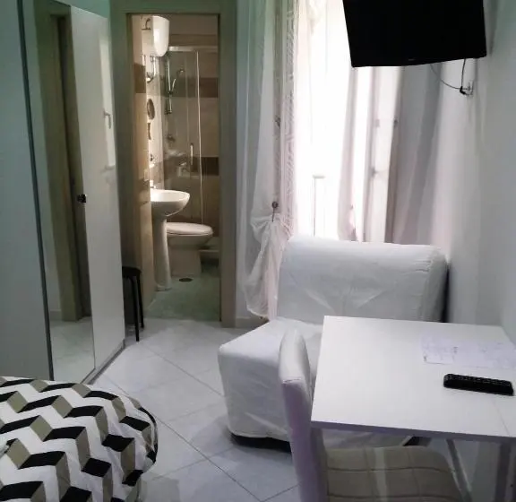 اتاق استاندارد یک تخته با بالکن, B&b La Ferrovia