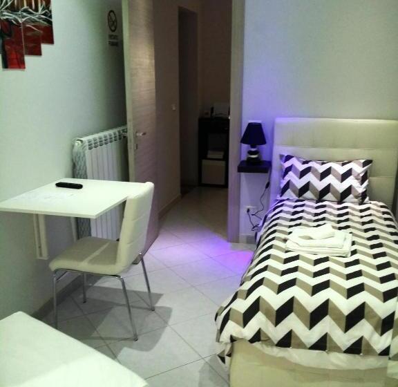 اتاق استاندارد یک تخته با بالکن, B&b La Ferrovia