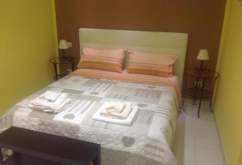 Comfort room with balcony, B&b La Ferrovia