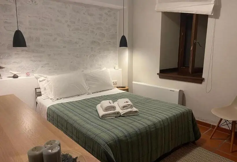 اتاق اکونومی, Kalderimi Country House