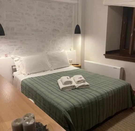 اتاق اکونومی, Kalderimi Country House