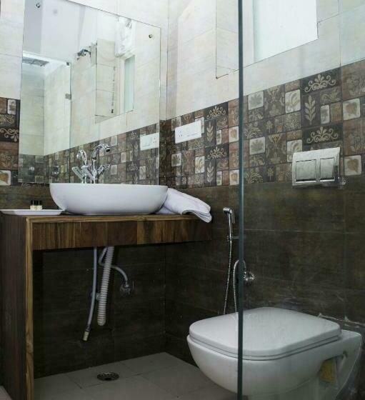 اتاق لوکس با تخت بزرگ, Pacific Inn Resort Rishikesh