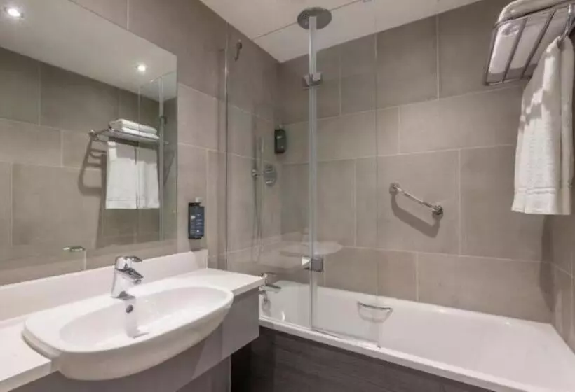 اتاق لوکس با تخت بزرگ, Clayton Hotel Galway