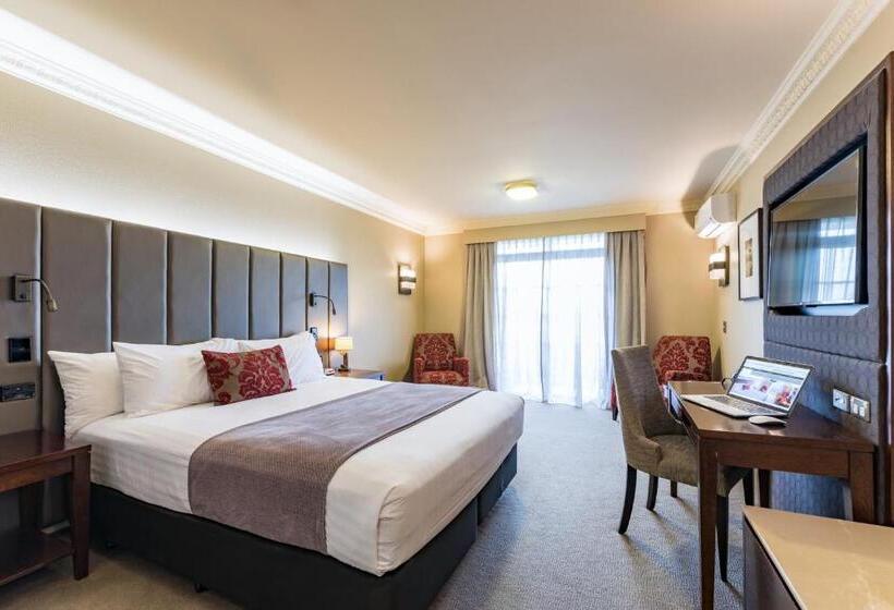 חדר דחוקס עם מיטת קינג, Distinction Hotel Rotorua