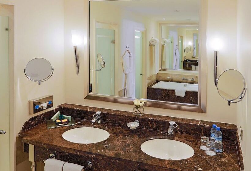 Люкс, L  Amphitrite Palace Resort & Spa
