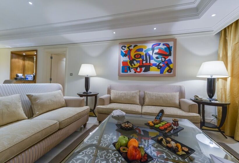 Люкс Сеньор, L  Amphitrite Palace Resort & Spa