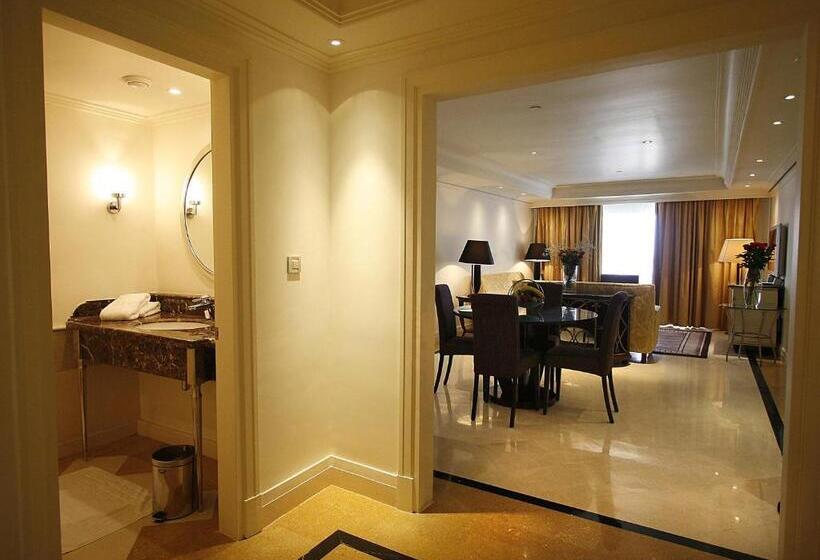 Люкс Сеньор, L  Amphitrite Palace Resort & Spa