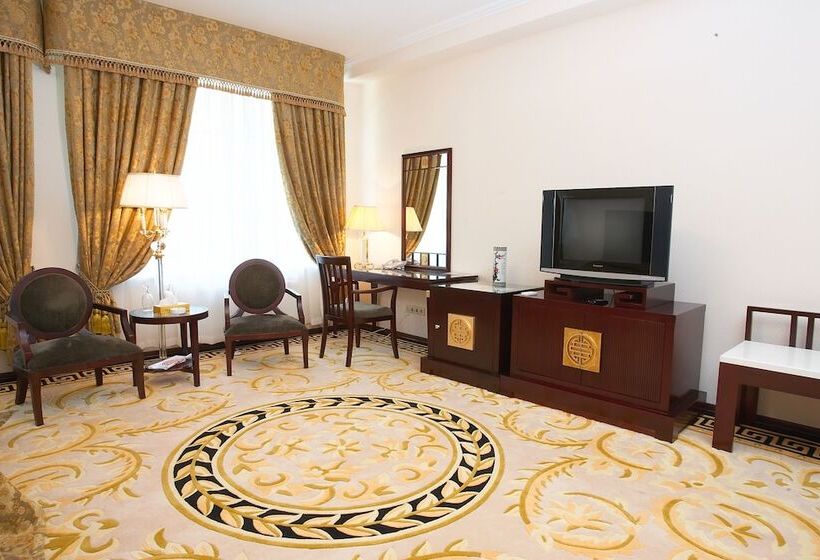 سوییت, Club Royal Park