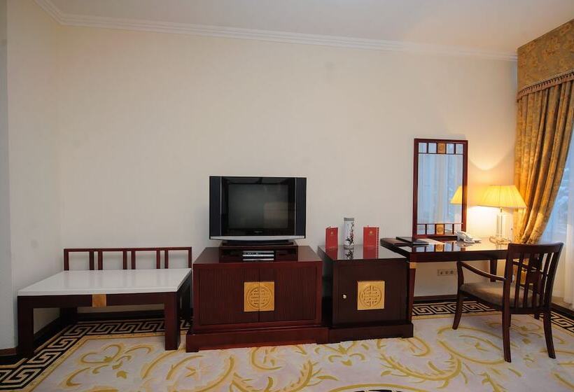 سوییت, Club Royal Park