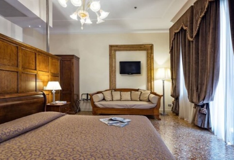 اتاق استاندارد با چشم‌انداز, Dell'opera