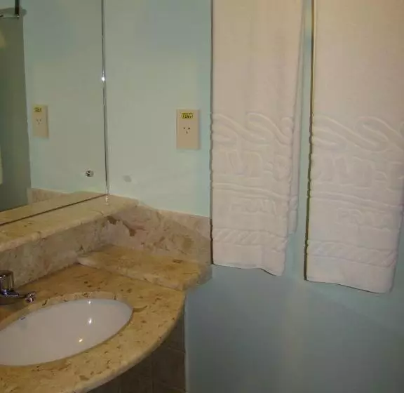 اتاق استاندارد چهار تخته, Dividivi Praia