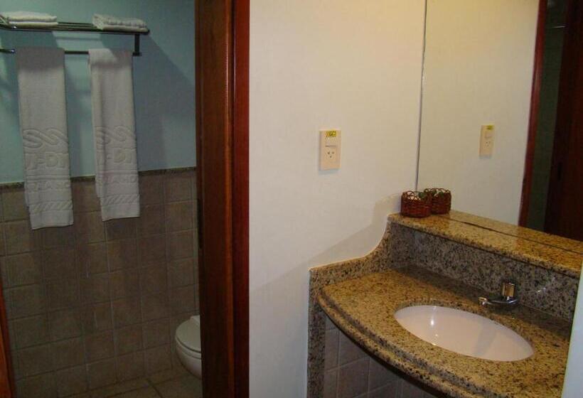 غرفة قياسية رباعية, Dividivi Praia