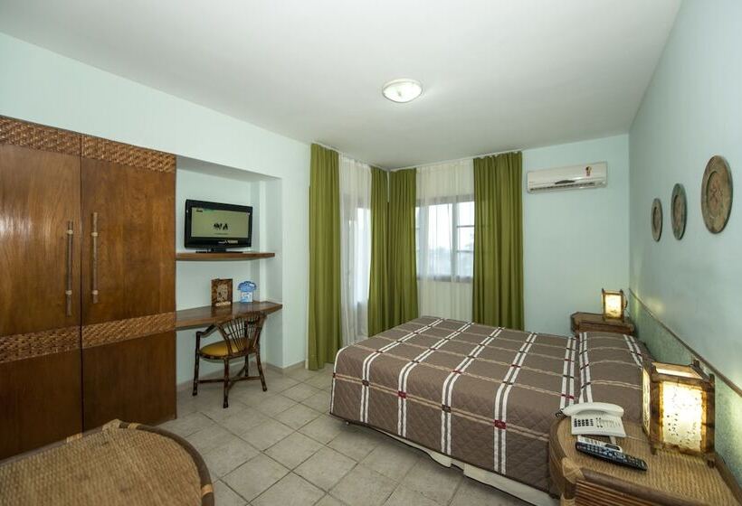 غرفة قياسية, Dividivi Praia