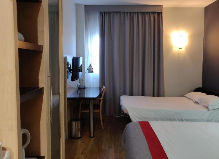 ファミリールーム, Holiday Inn Express Málaga Airport, An Ihg
