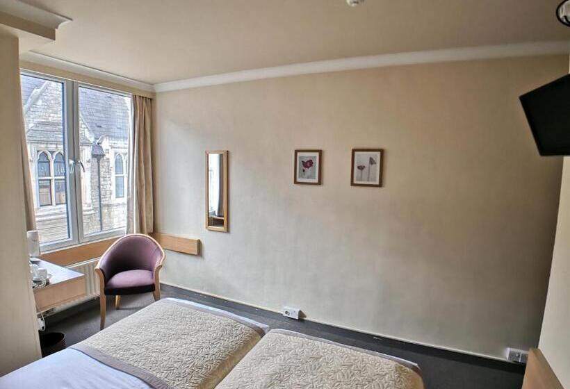 标准间, Lancaster Hall