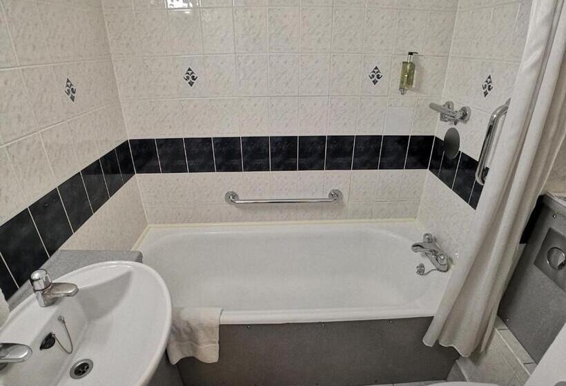 标准单人间, Lancaster Hall