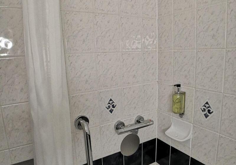 高级大房间, Lancaster Hall