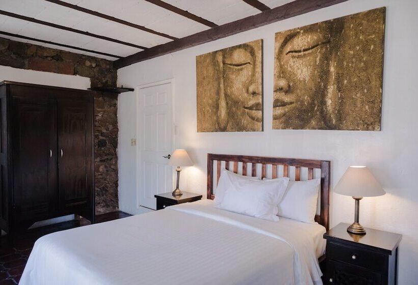 Полулюкс, Los Agaves Hotel Boutique