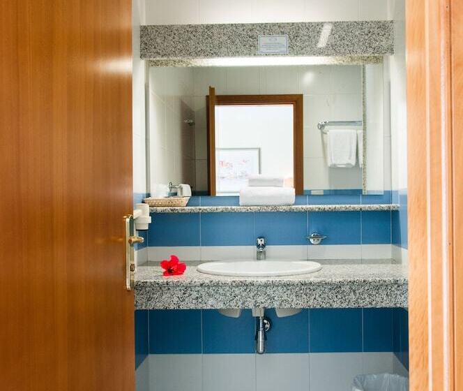 غرفة قياسية, Maria Rosaria