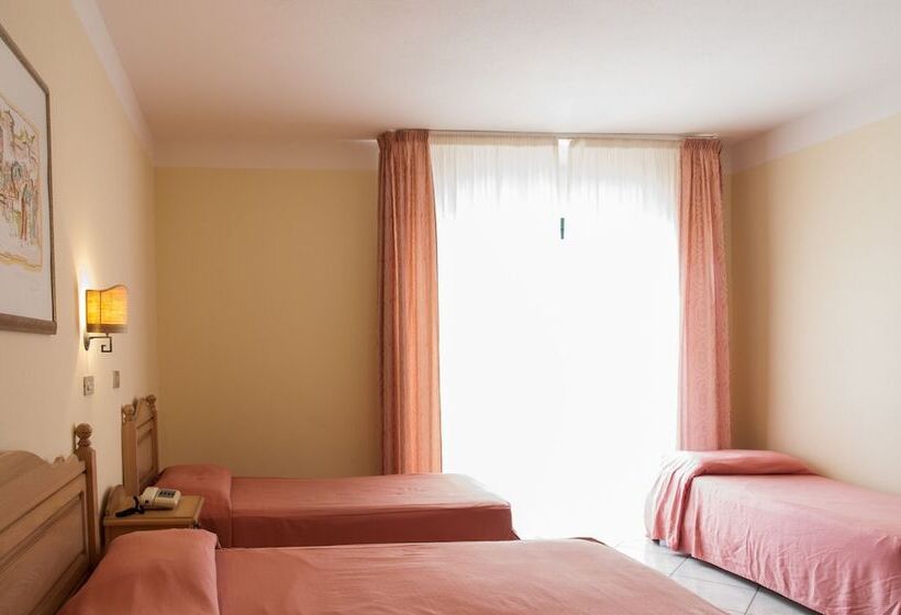 غرفة عائلية, Maria Rosaria